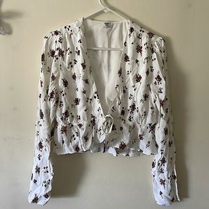 ARITZIA SUNDAY BEST Cropped Floral Wrap